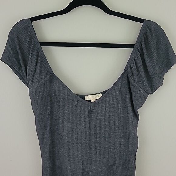 LA Hearts Gray Ribbed Knit Short Sleeved Romper. Size Medium NWT - Picture 5 of 9